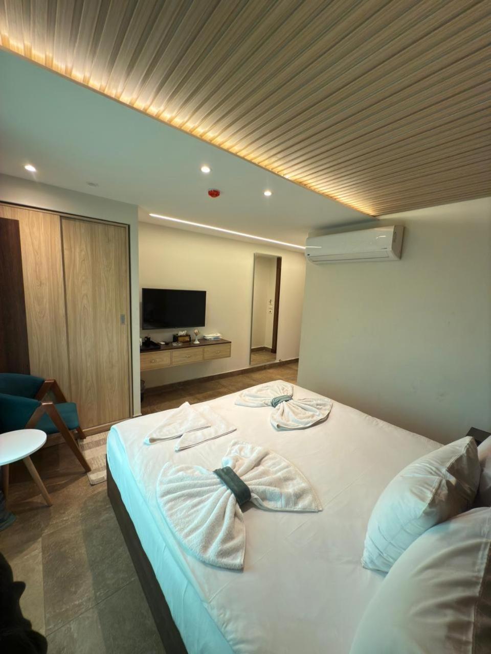 Blue Pyramids Eyes Hotel Al Kawm al Akhdar Exterior photo